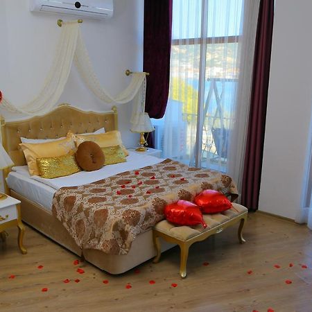 Huri & Nuri Hotel (Adults Only) Fokaja Zewnętrze zdjęcie