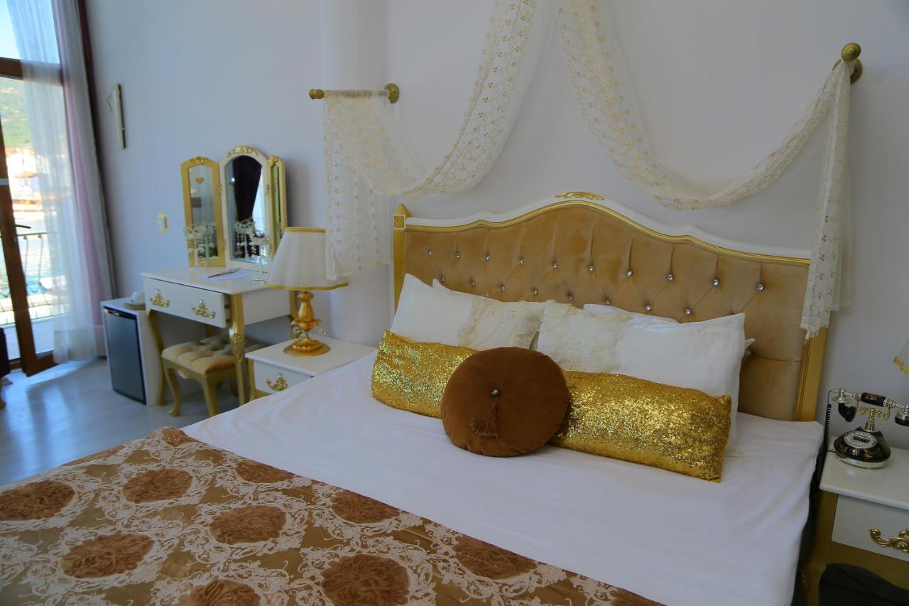 Huri & Nuri Hotel (Adults Only) Fokaja Zewnętrze zdjęcie