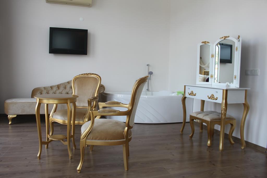 Huri & Nuri Hotel (Adults Only) Fokaja Zewnętrze zdjęcie