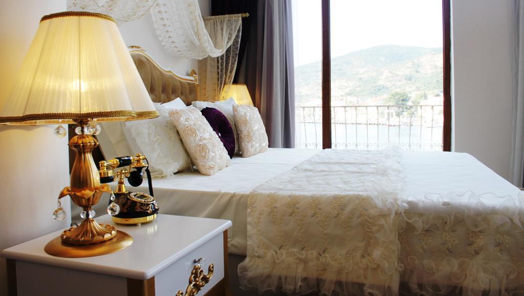 Huri & Nuri Hotel (Adults Only) Fokaja Zewnętrze zdjęcie